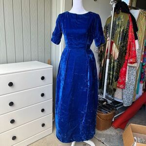 VTG 1960s Blue Velvet Dress M | Mad Men Formal Gown | Old Hollywood